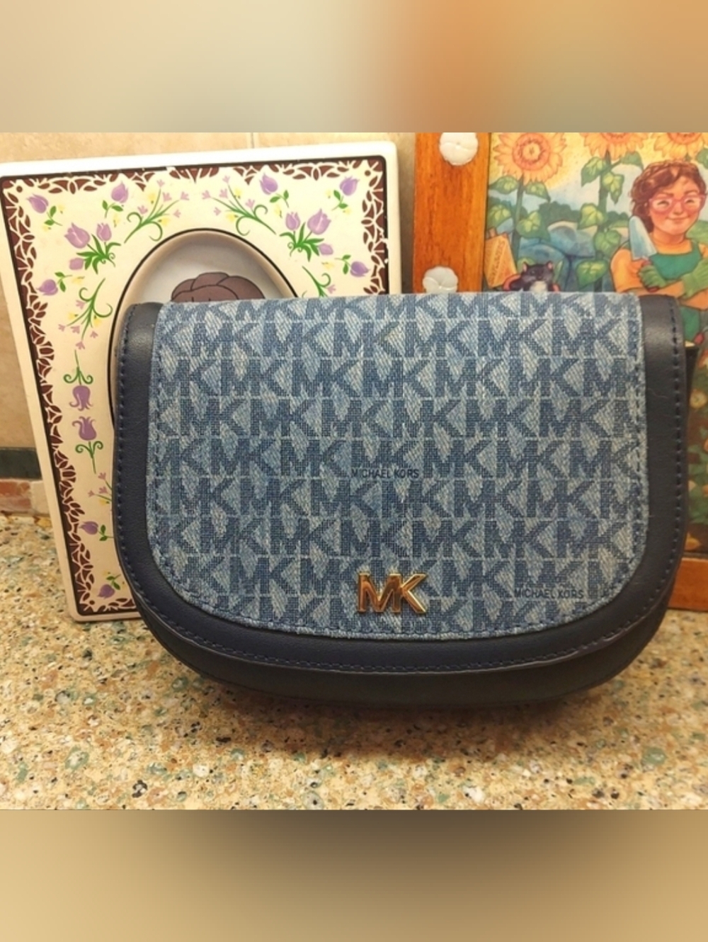 MICHAEL KORS JetSet "Canteen Bag" Envelope Flap Clutch
